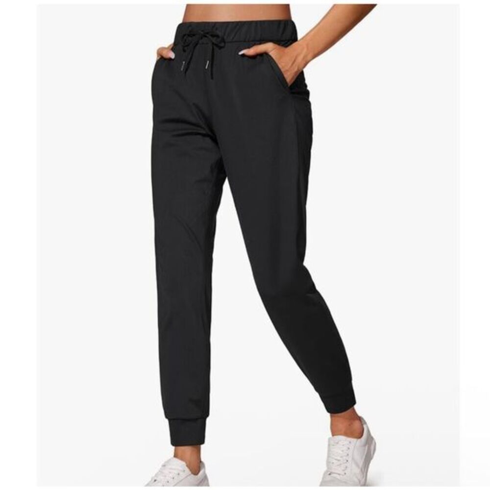 NWT CRZ Yoga Ankle Pants Women Joggers Medium Black 4-Way Stretch Travel Pockets